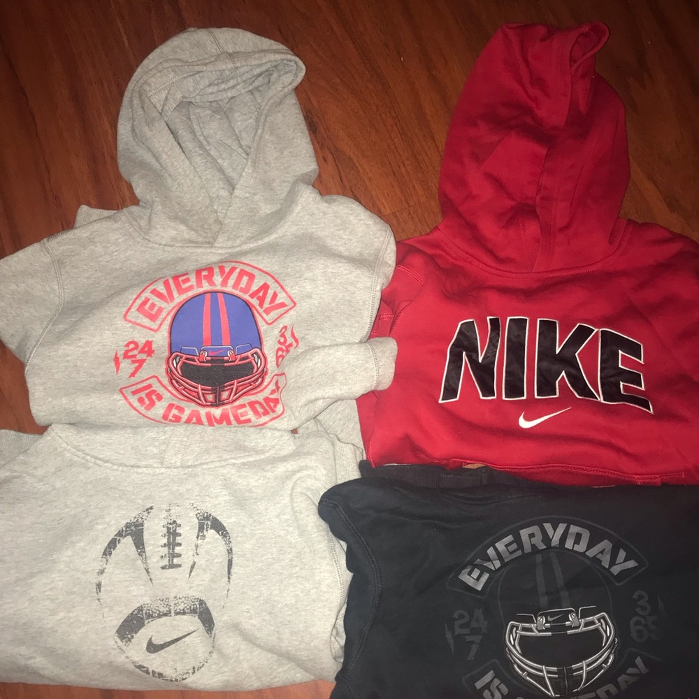 4 boys youth Nike hoodies size medium